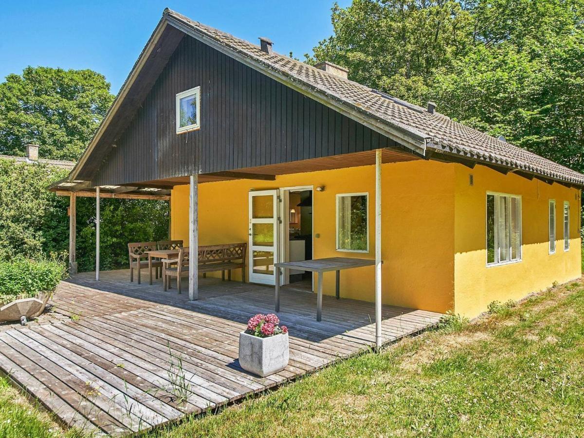 6 Person Holiday Home In AÅkirkeby Kamer foto