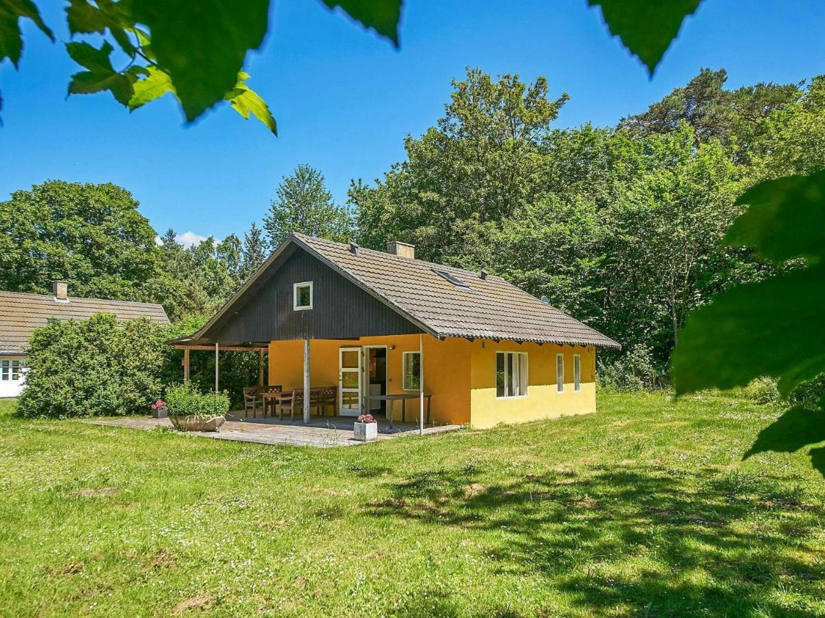6 Person Holiday Home In AÅkirkeby Buitenkant foto